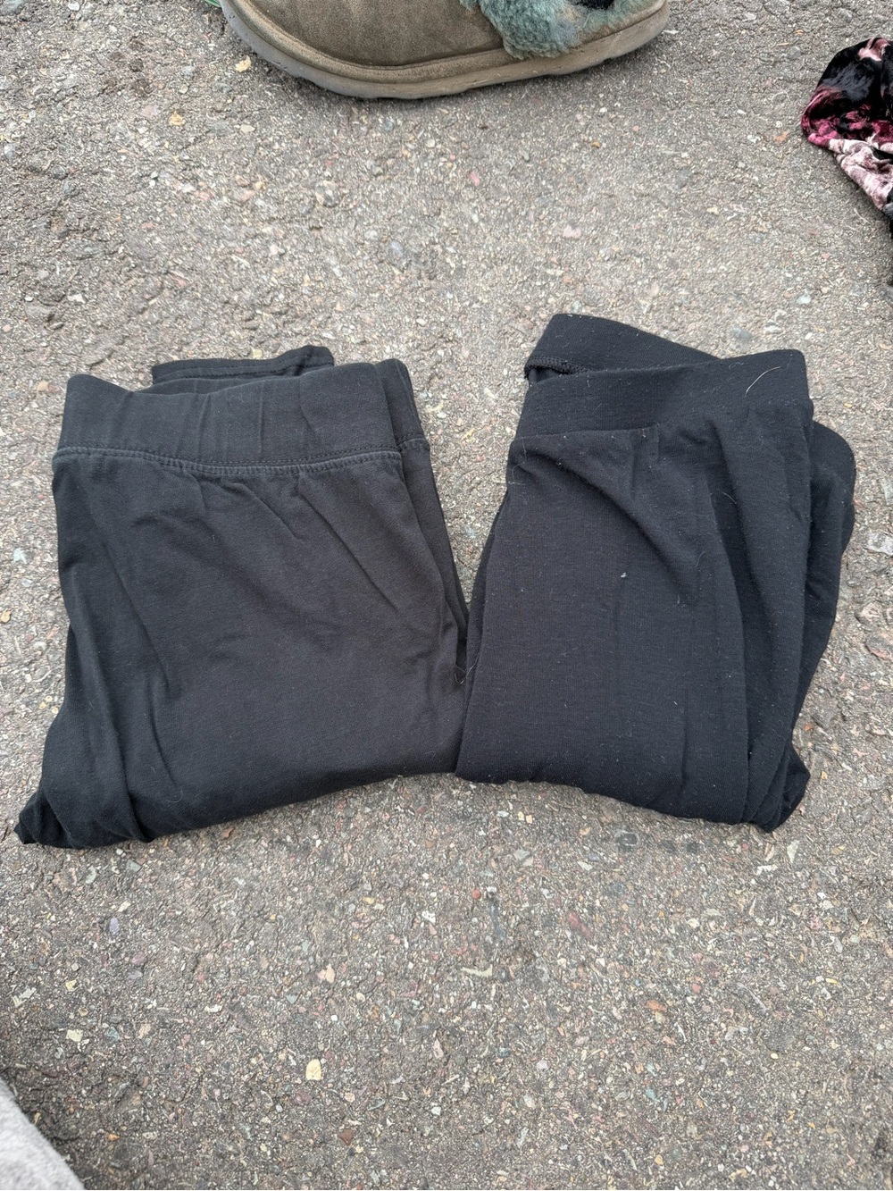 2 pairs of Black leggings.